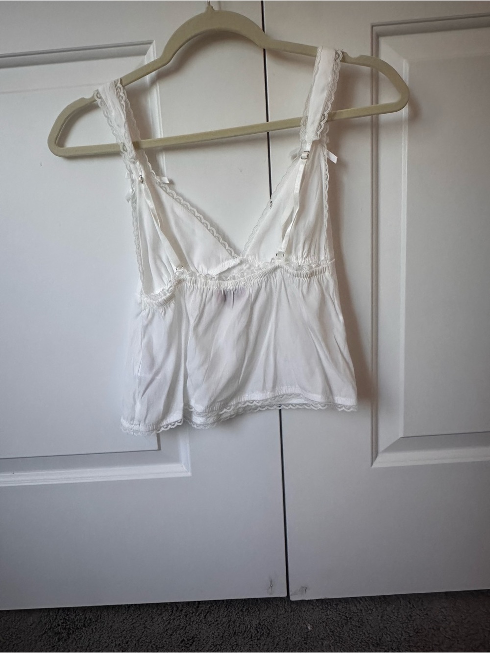 Edikted White Lace Trim Button-Front Camisole - Picture 3 of 3